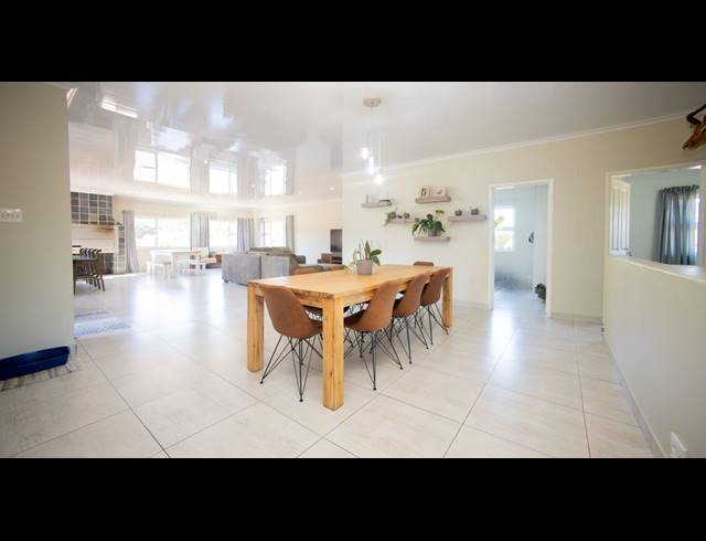 5 BEDROOM HOUSE FOR SALE IN NAHOON VALLEY